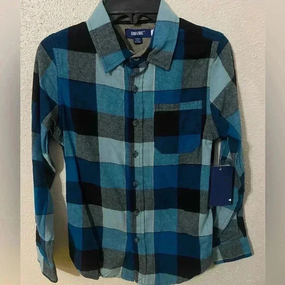 Big Boys Size Small Unvibe Printed Tees and Long Sleeve Flannel Shirt. All NWT - Picture 1 of 8